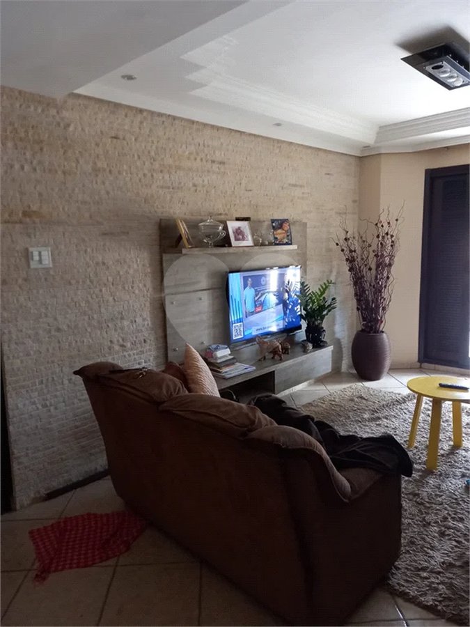 Sobrado de 4 quartos 1 suíte 2 vagas bairro Jardim City- Guarulhos-SP.