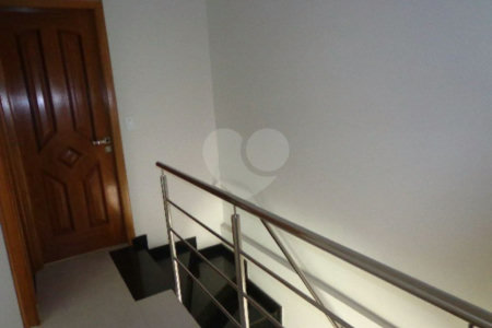 Sobrado à venda com 3 quartos, sendo 1 suíte, em Vila Vitório Mazzei, São Paulo, SP