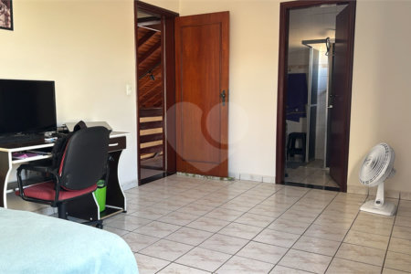 Sobrado à venda com 5 quartos, sendo 3 suítes,  em Jardim Recanto do Valle, Indaiatuba, SP