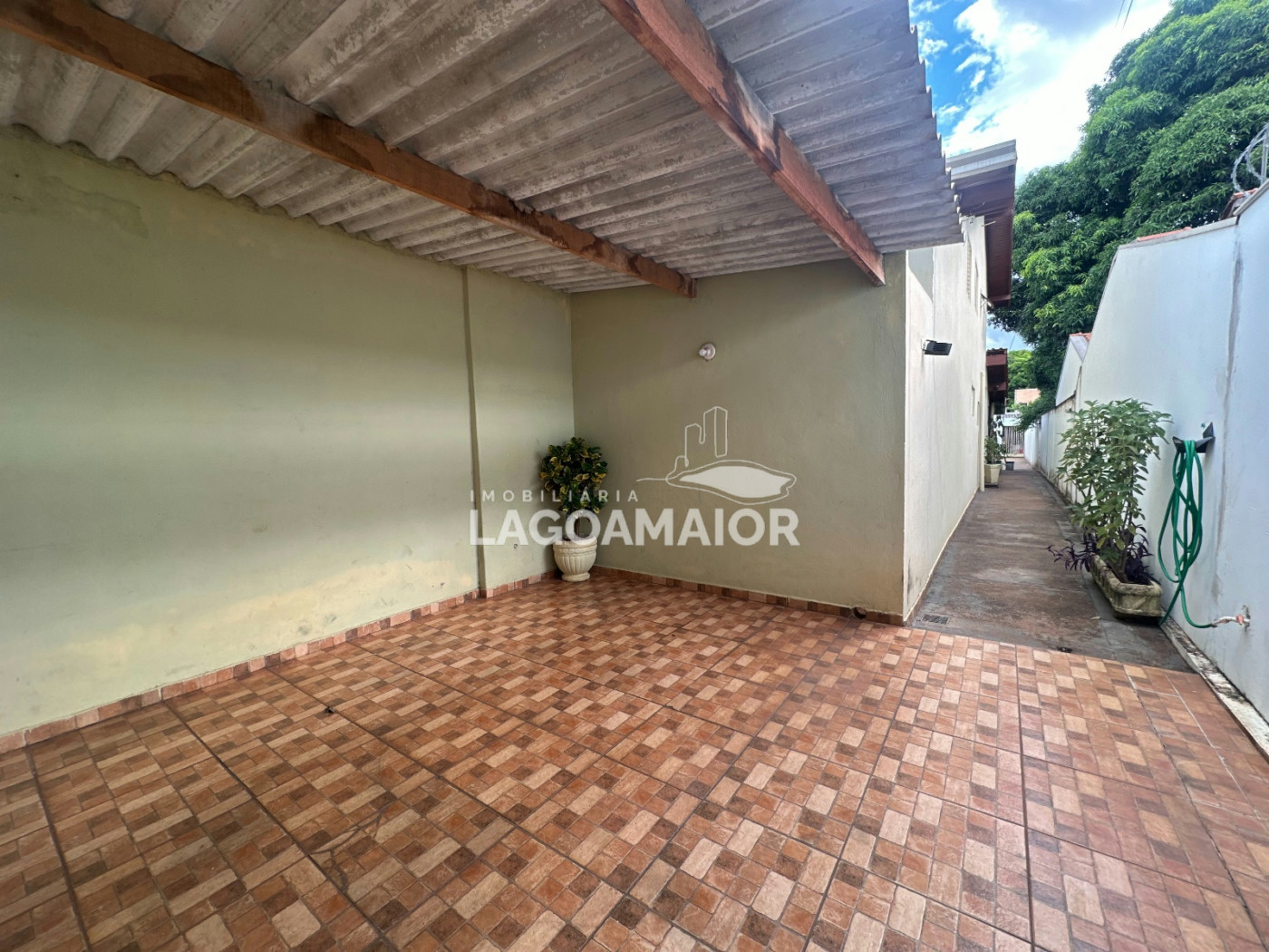 Casa à venda com 3 quartos, sendo 1 suíte,  em Jardim Brasília, Três Lagoas, MS