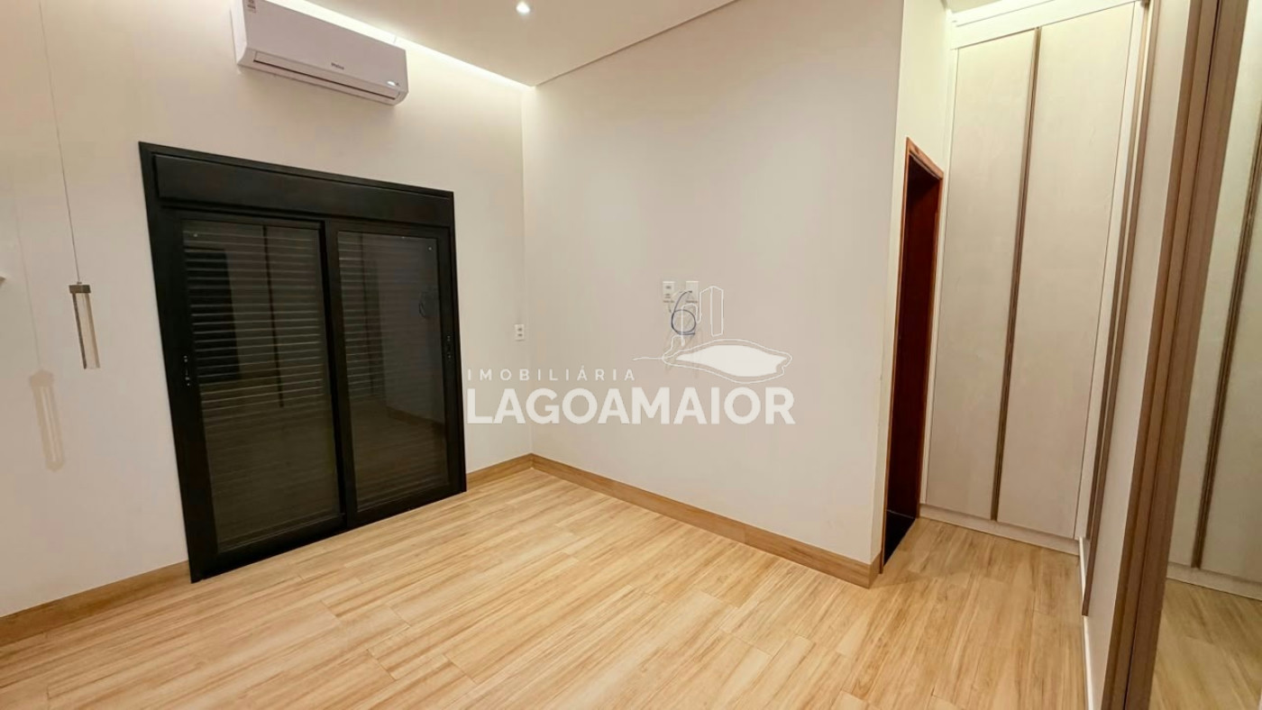 Casa à venda com 3 quartos, sendo 2 suítes, em Village do Lago, Três Lagoas, MS