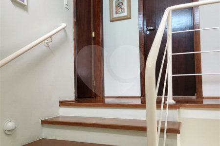 Casa à venda com 4 quartos, sendo 2 suítes,  em Vila Romana, São Paulo, SP