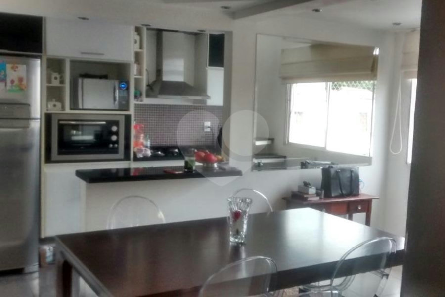 Cobertura de 3 dormitórios,1 suíte,,quintal ótima localização
