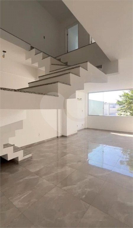 Casa à venda com 4 quartos, sendo 2 suítes, no condomínio Residencial Green Ville, Rio de Janeiro - RJ