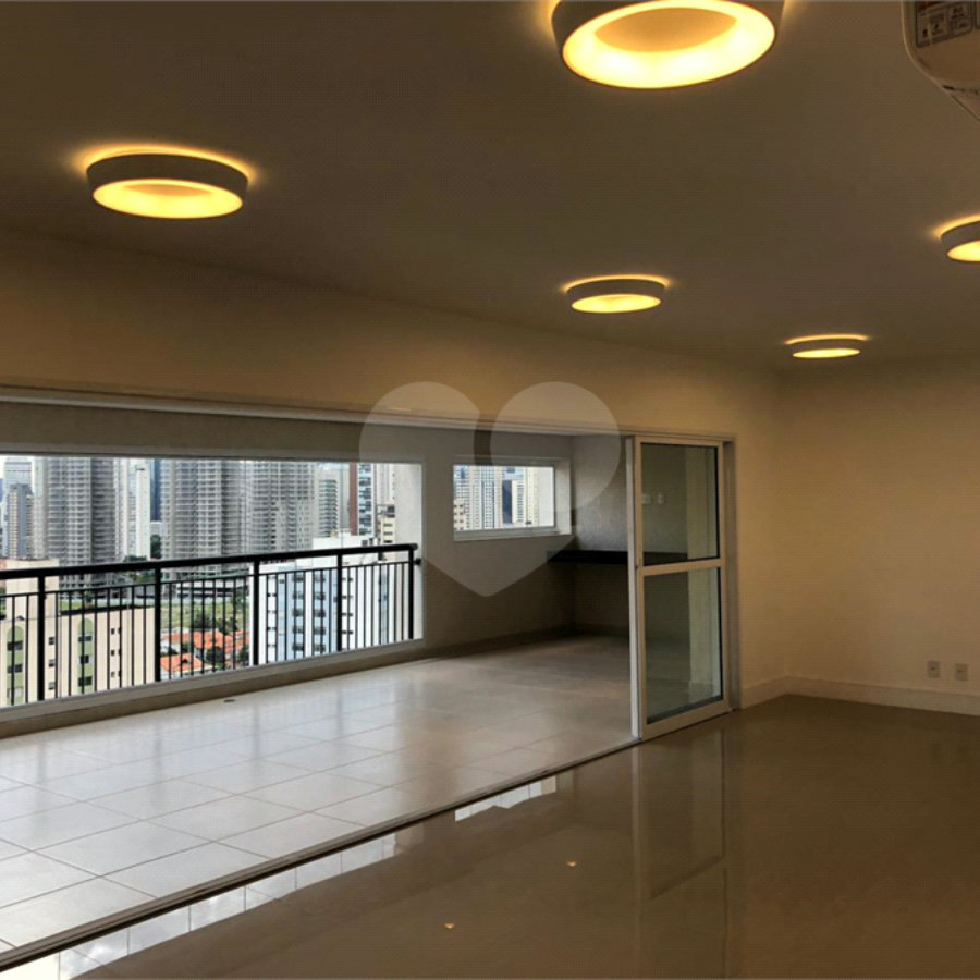 Apartamento à venda ou para alugar com 3 suítes em Santo Amaro, São Paulo, SP