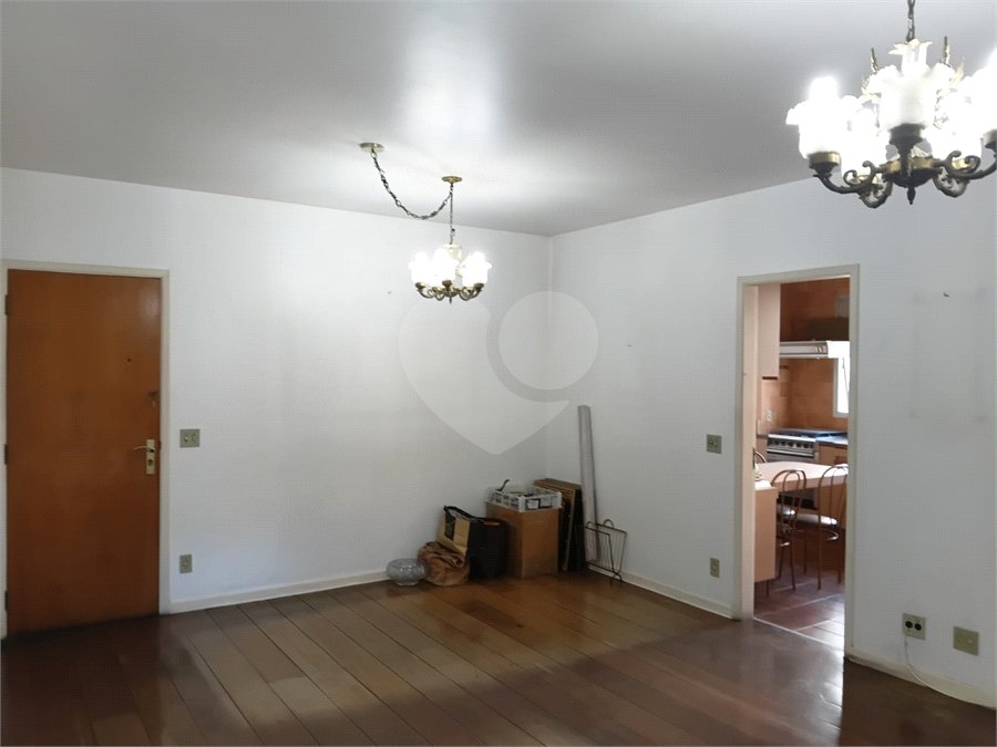 Apartamento à venda com 3 quartos, sendo 1 suíte,  em Higienópolis, São Paulo, SP