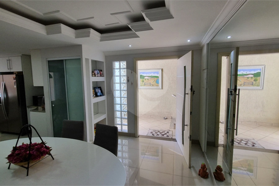 Sobrado à venda com 4 quartos, sendo 1 suíte, em Tremembé, São Paulo, SP