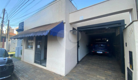 Casa à venda com 3 quartos, sendo 1 suíte,  no Centro, Araraquara, SP