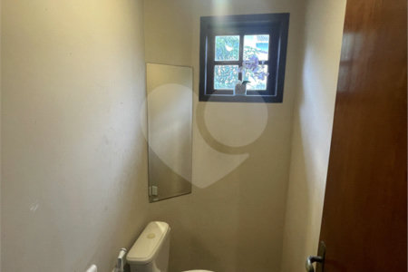 Casa à venda com 5 quartos, sendo 3 suítes, no condomínio Recanto das Palmeiras, Rio de Janeiro - RJ