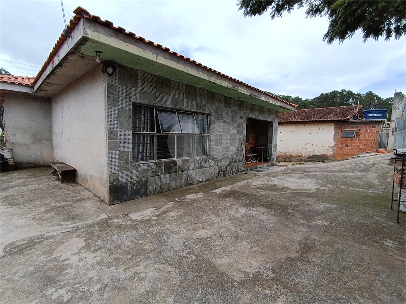 Casa à venda com 3 quartos, sendo 1 suíte, em Jardim Caparelli (mailasqui), São Roque, SP