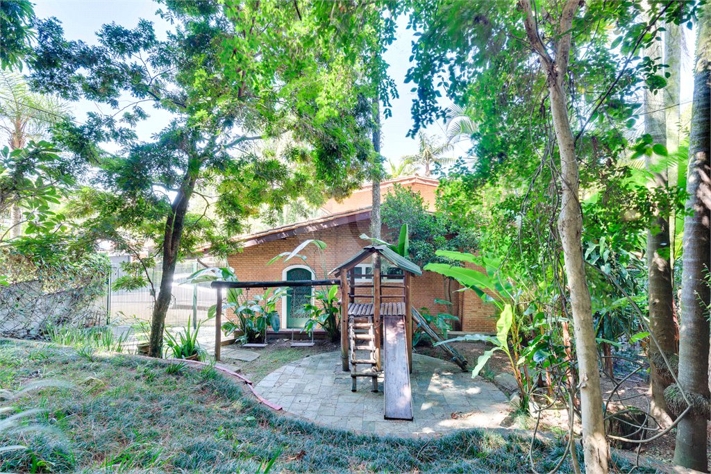 Casa à venda com 4 quartos, sendo 1 suíte,  em Jardim Marajoara, São Paulo, SP