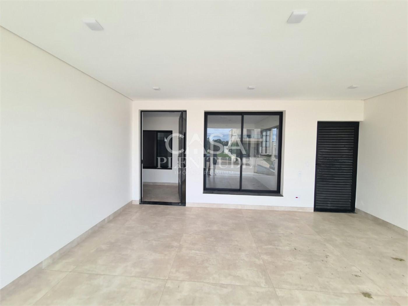 Casa em condomínio à venda com 5 quartos, sendo 3 suítes, em Wanel Ville, Sorocaba, SP
