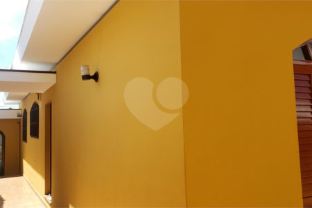 Casa Térrea à venda com 3 quartos, sendo 1 suíte,  em Campo Grande, São Paulo, SP
