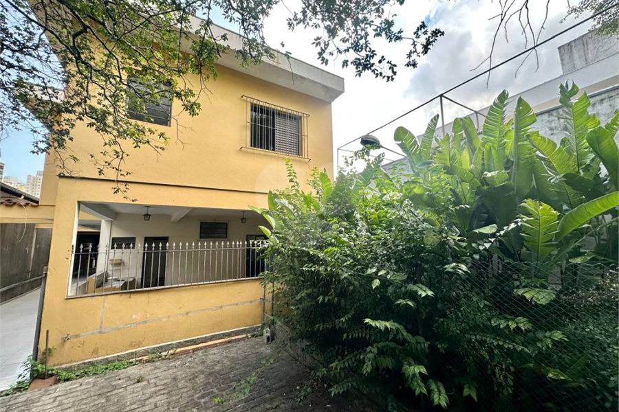 Sobrado à venda com 3 suítes em Santana, São Paulo, SP