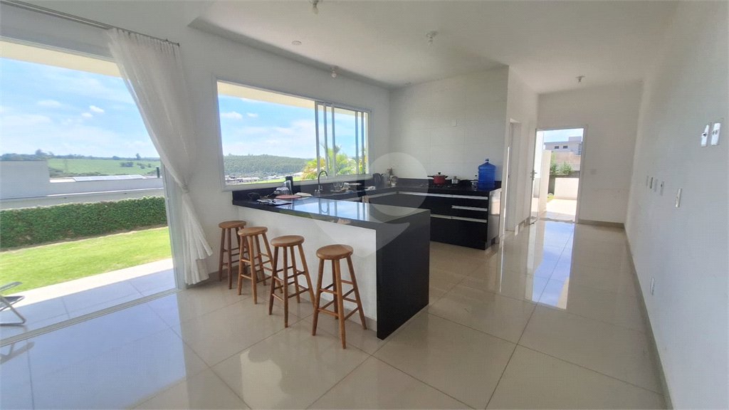 Casa à venda com 4 quartos, sendo 3 suítes,  no condomínio Fazenda Alta Vista, Salto de Pirapora - SP