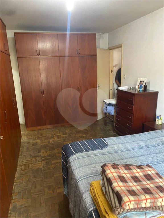 Sobrado á venda em Moema de 280m² com 3 vagas 3 dormitórios e 5 banheiros