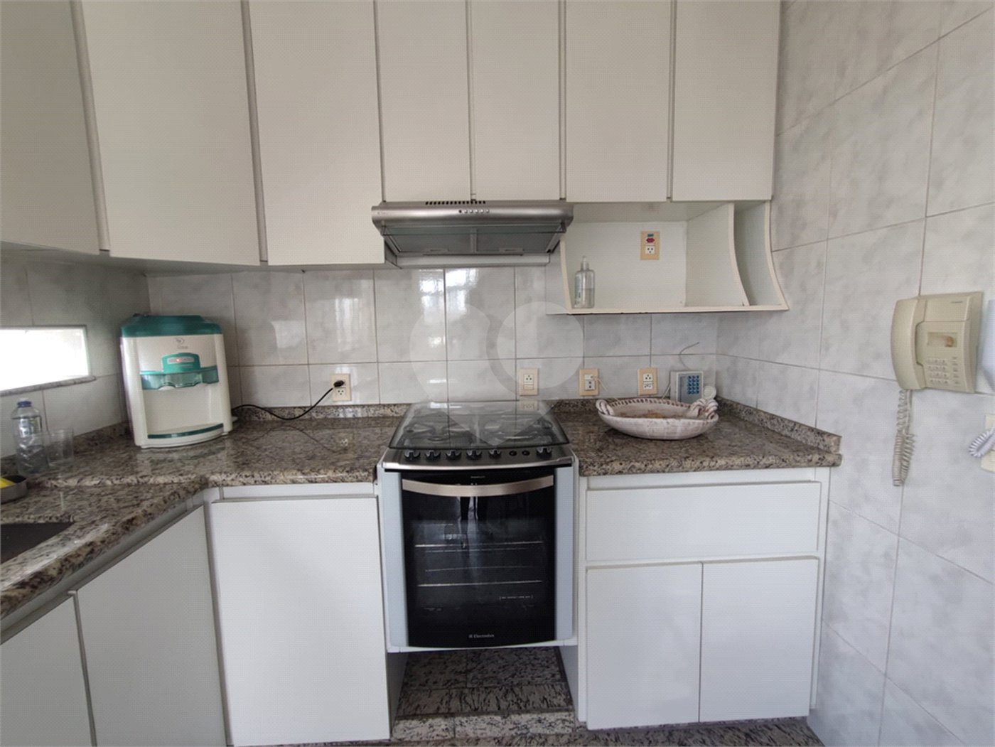 Apartamento para venda e locação na Aclimação de 108m² com 2 dormitórios e 2 banheiros, varanda