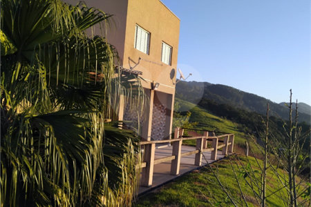 Chácara à venda com 3 quartos, sendo 1 suíte,  em Botujuru, Mogi das Cruzes, SP