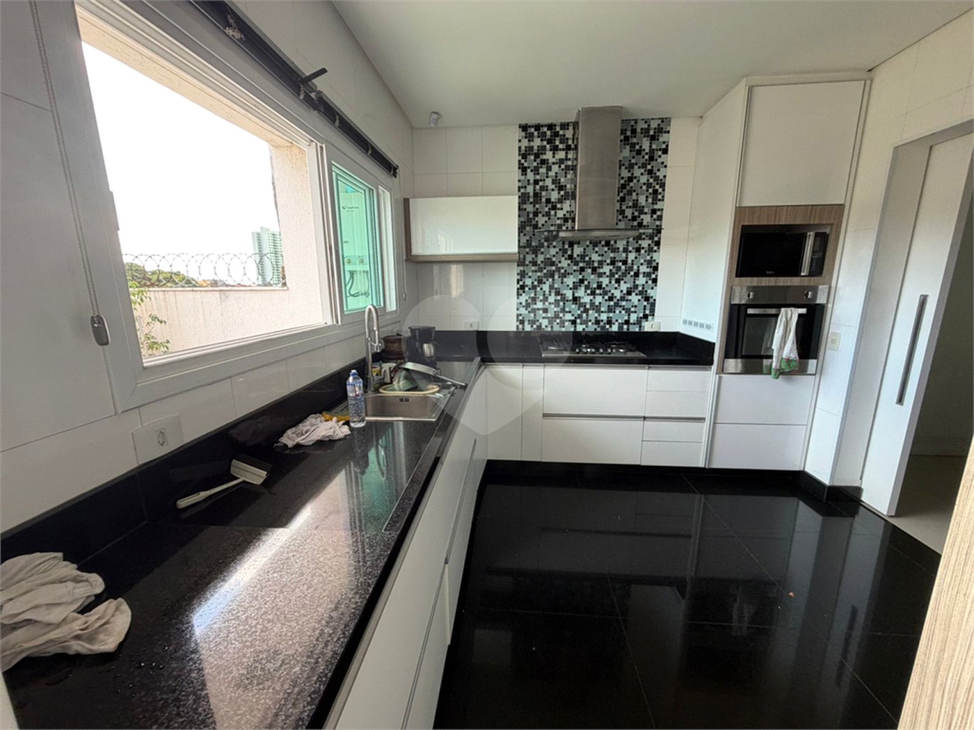 Casa à venda com 3 suítes em Vila Augusta, Guarulhos, SP