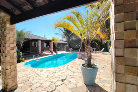 Casa Térrea à venda com 4 quartos, sendo 1 suíte, em Vila Mazzei, Itapetininga, SP