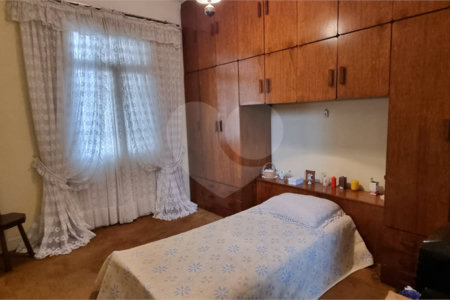 Sobrado à venda com 4 quartos, sendo 1 suíte,  em Água Branca, São Paulo, SP