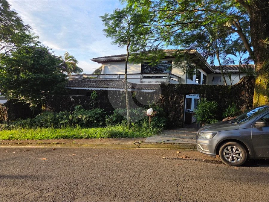 Casa à Venda com 5 quartos em Atibaia/SP