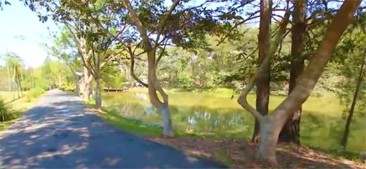 Casa à venda com 4 suítes no condomínio Villa Lombarda, Valinhos - SP