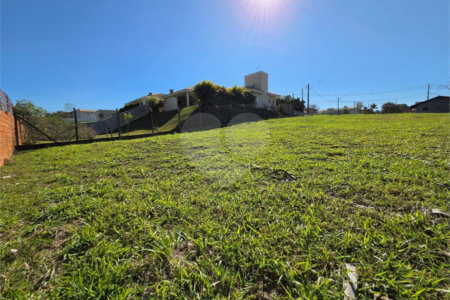 Terreno à venda no condomínio Village Araçoiaba, Araçoiaba da Serra - SP