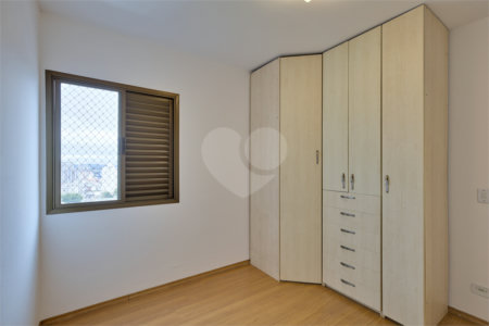 Apartamento à venda com 3 quartos, sendo 1 suíte, em Alto da Boa Vista, São Paulo, SP