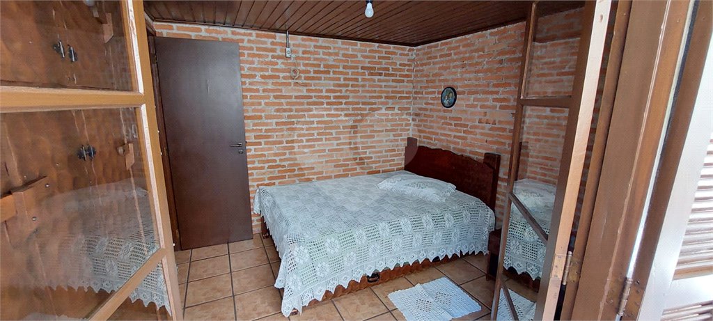 Casa à venda com 3 quartos, sendo 2 suítes, no condomínio Alpes de Caieiras, Caieiras - SP