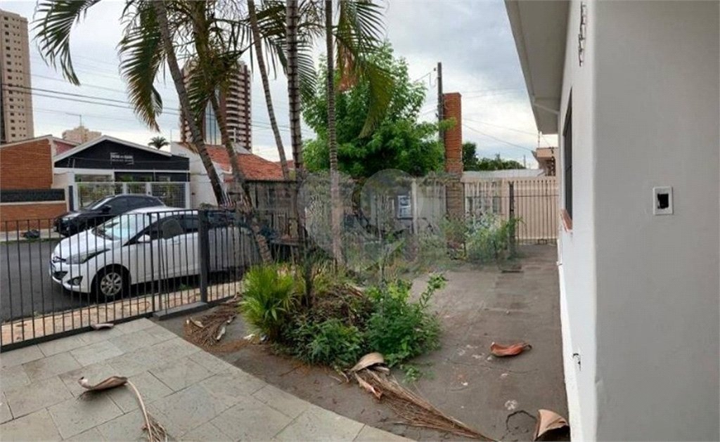 Casa térrea no Centro de Araraquara/SP, com 3 dormitórios, sendo 1 suíte