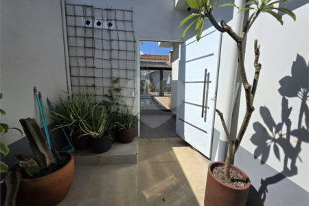 Casa térrea 3 dormitórios com piscina e área Gourmet à venda São Carlos