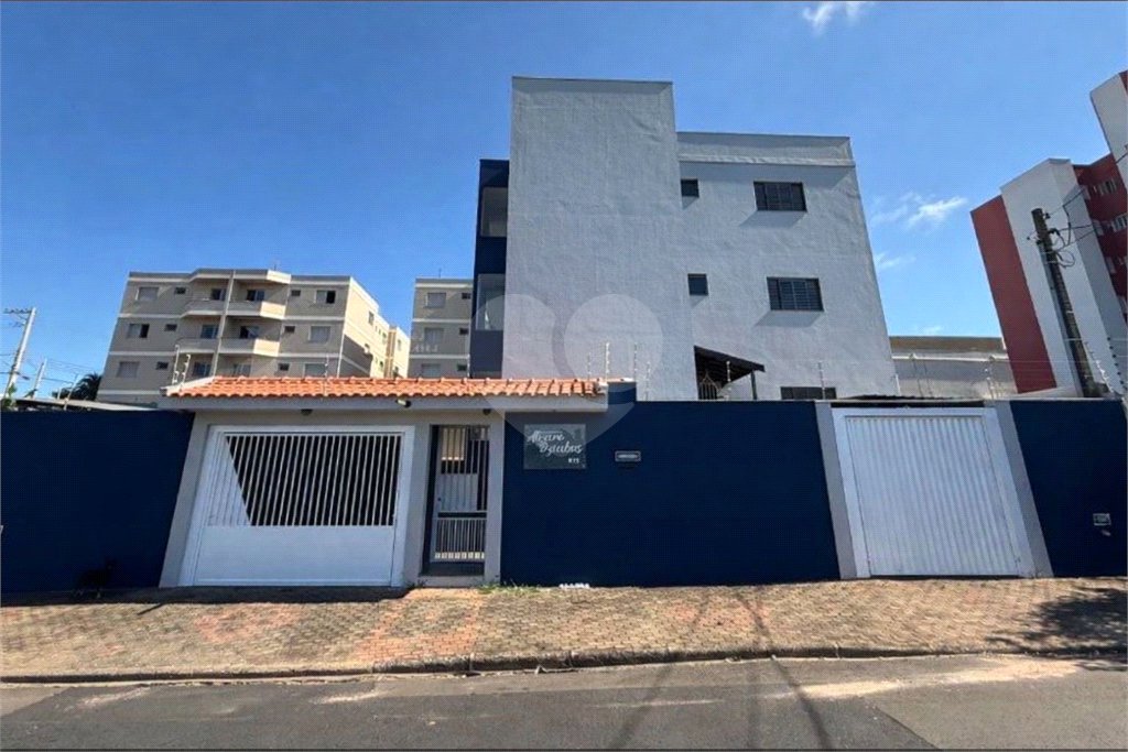 Apartamento à venda no Condomínio Álvaro Dziabas