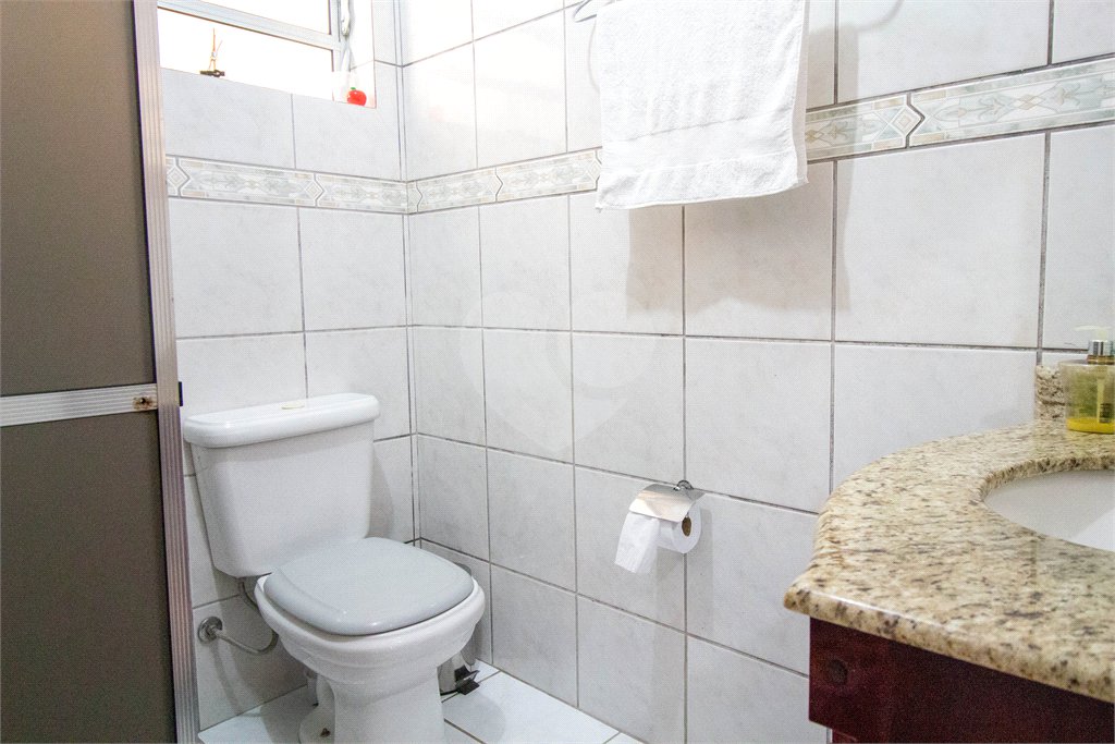 Sobrado à venda com 4 quartos, sendo 1 suíte,  em Vila Aguiar, São Roque, SP