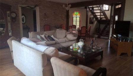 Chácara à venda com 7 quartos, sendo 3 suítes,  em Saboó, São Roque, SP