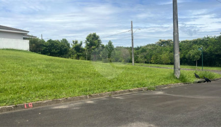 Terreno à venda no condomínio Village Saint Charbel, Araçoiaba da Serra - SP