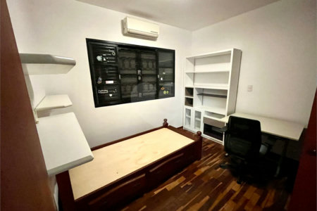 Casa Térrea à venda com 3 quartos, sendo 1 suíte,  em Cidade Universitária, Campinas, SP