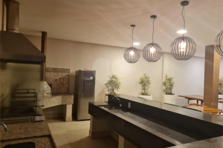Apartamento à venda com 3 quartos, sendo 1 suíte,  em Vila Anastácio, São Paulo, SP
