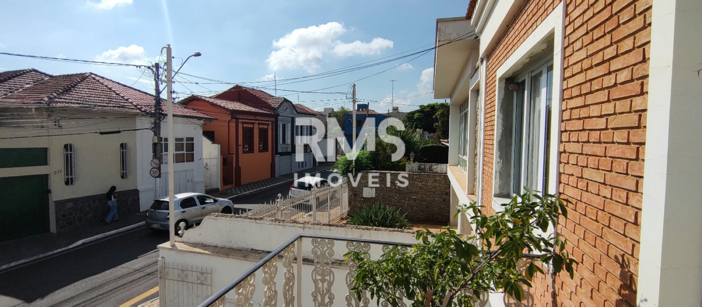 Casa à venda com 4 quartos, sendo 2 suítes,  no Centro, Itu, SP