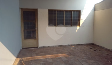 Casa à venda com 4 quartos, sendo 2 suítes,  em Parque Gramado II, Araraquara, SP