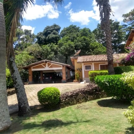 Chácara à venda com 4 quartos, sendo 1 suíte, em Bairro dos Pires, Extrema, MG