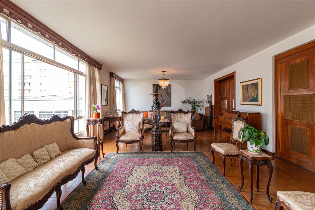 Apartamento à venda com 3 quartos, sendo 1 suíte, em Jardim Paulista, São Paulo, SP