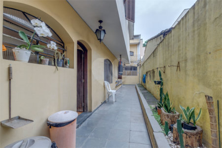 Casa à venda com 4 quartos, sendo 3 suítes,  em Alto da Boa Vista, São Paulo, SP