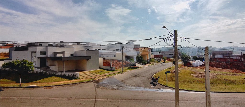 Casa à venda com 3 suítes no condomínio Central Parque, Salto - SP