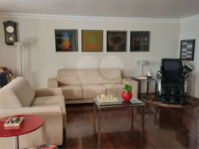 Apartamento à venda com 3 quartos, sendo 1 suíte,  em Bela Vista, São Paulo, SP