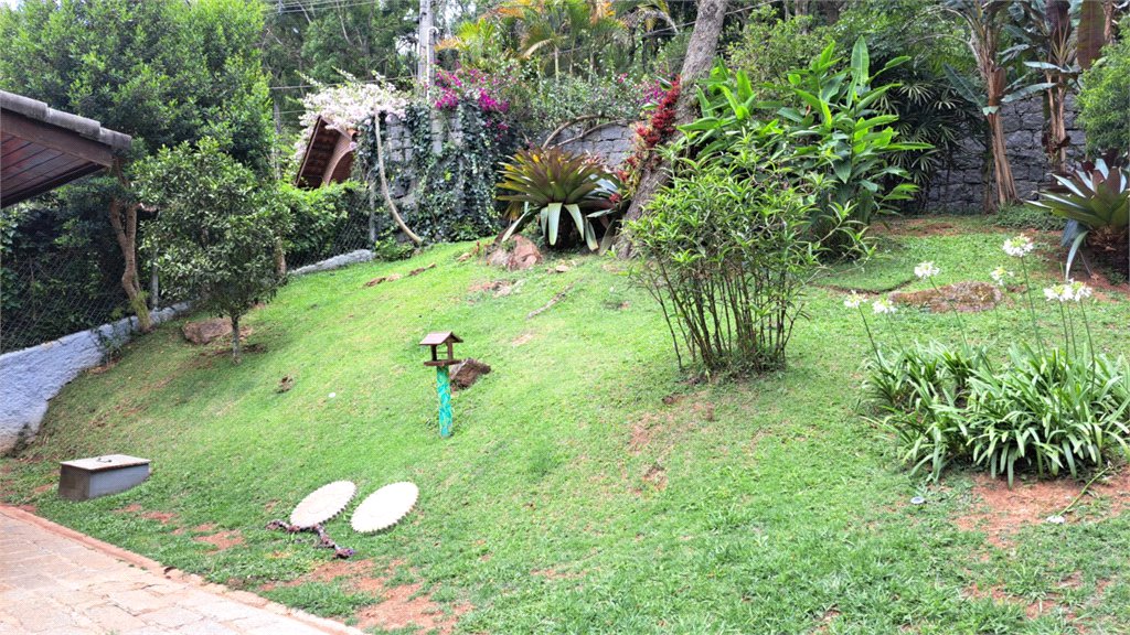 Casa à venda com 6 quartos, sendo 4 suítes, no condomínio Alpes da Cantareira, Mairiporã - SP