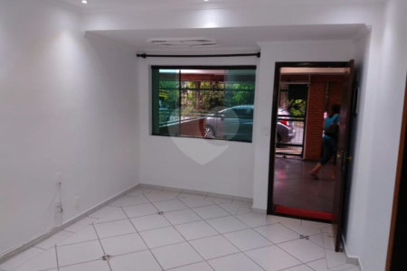 Sobrado à venda com 4 quartos, sendo 1 suíte,  em Vila Curuçá, Santo André, SP