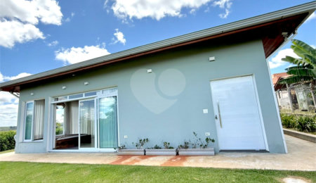 Casa à venda com 2 suítes em Loteamento de Chácaras Arumã, Sarapuí, SP