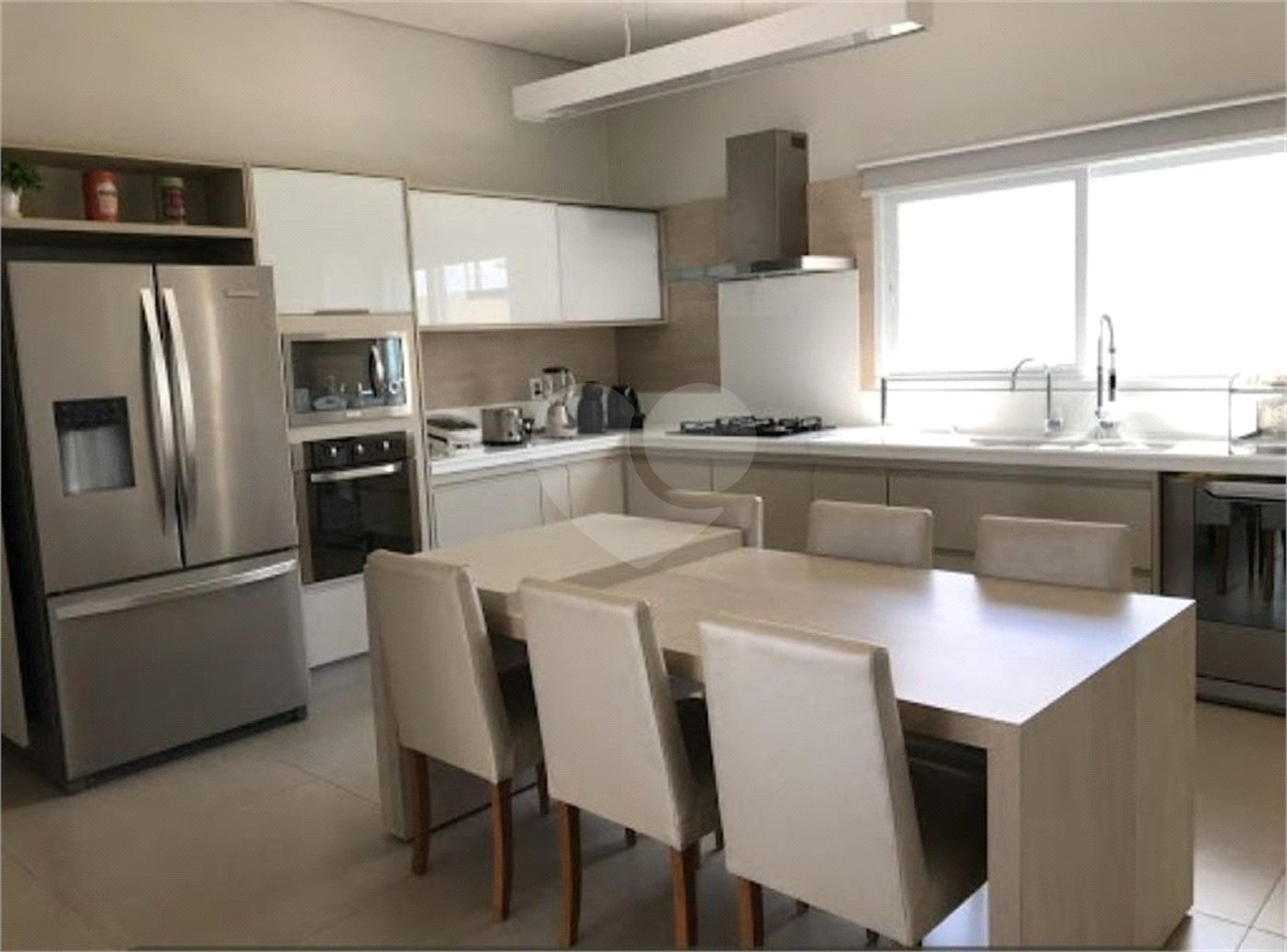 Casa à venda com 3 quartos, sendo 1 suíte, no condomínio Residencial Central Parque, Salto - SP