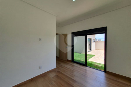 Casa à venda com 3 suítes no condomínio Via Castelli, Louveira - SP